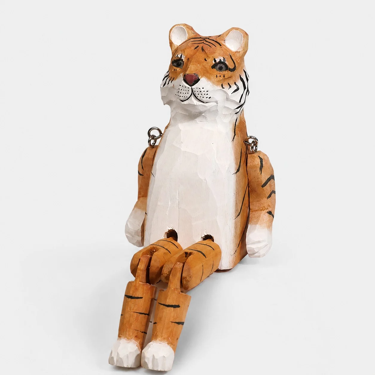 Adorno de tigre de madera tallado a mano